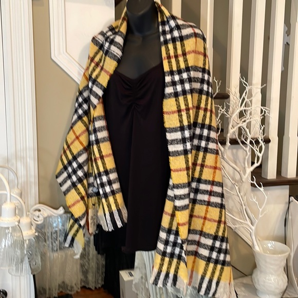 BNWT Perfect Big Scarf, Shawl, Wrap - Picture 7 of 8